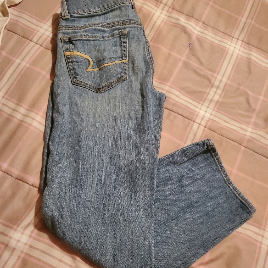 Distress Caprid 22 Inseam Distress Caprid 22 Inseam